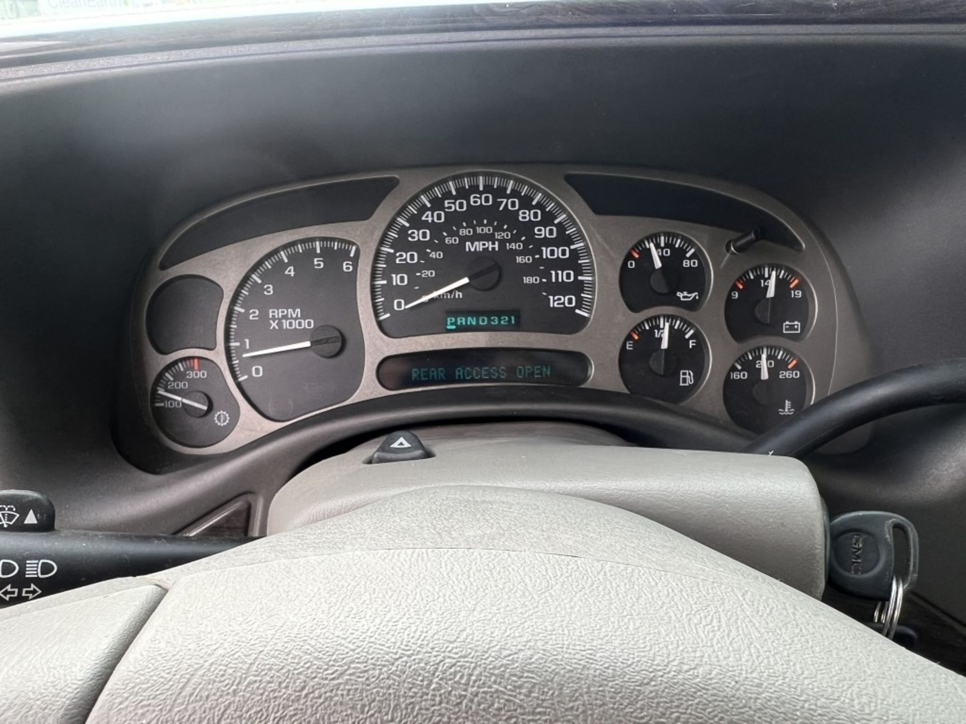 2005 GMC Yukon Denalli SUV - Image 18 of 30