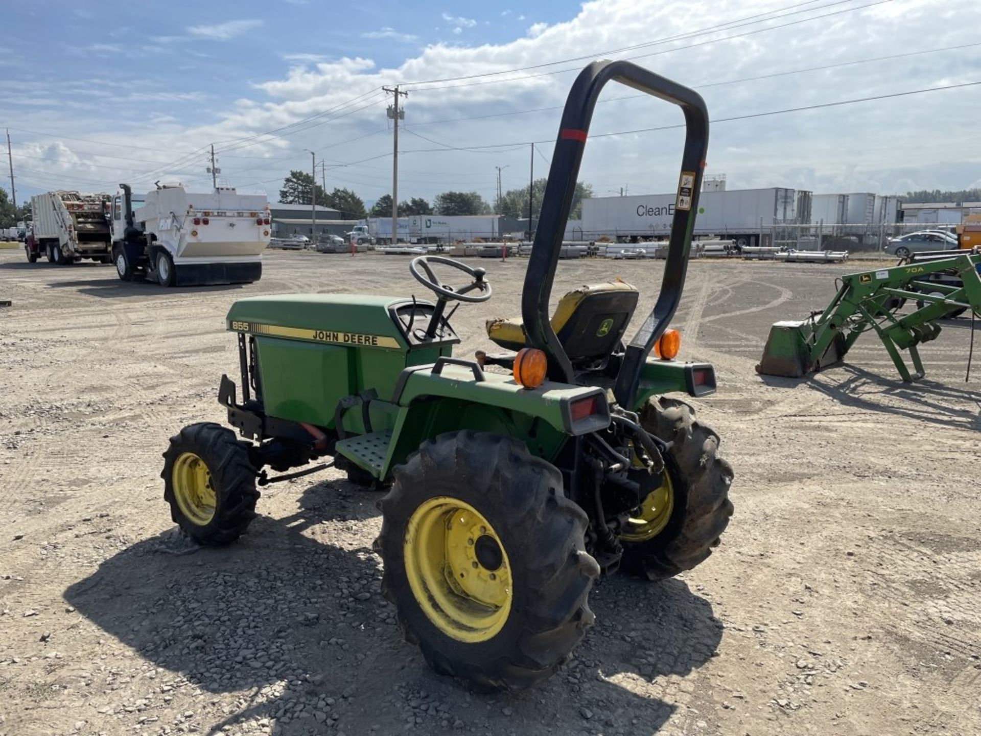 John Deere 855 Utility Tractor - Image 6 of 24