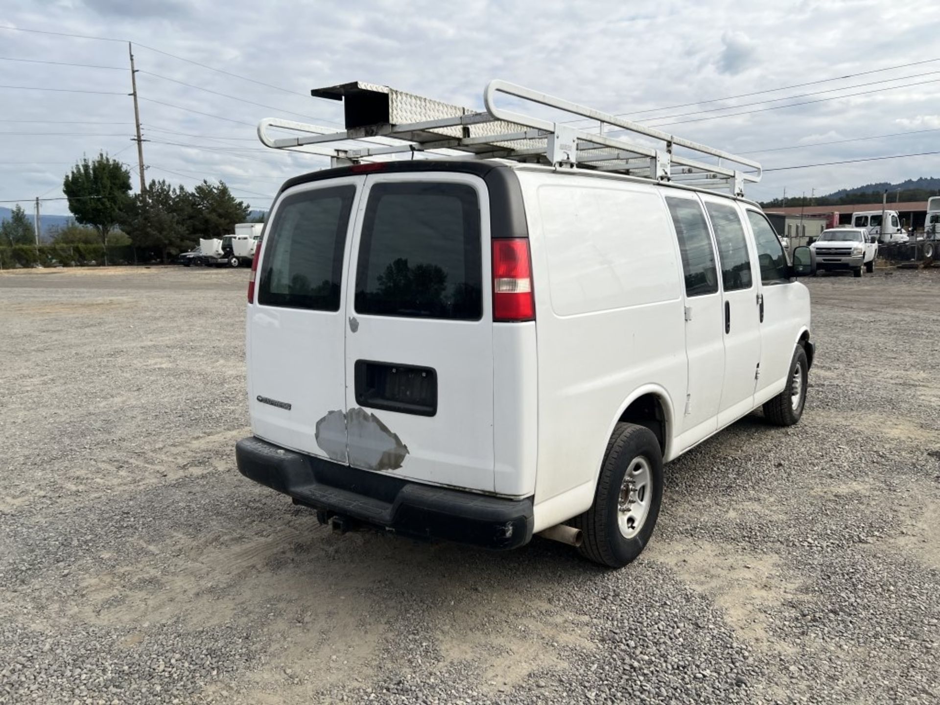 2009 Chevrolet Express Cargo Van - Image 4 of 17