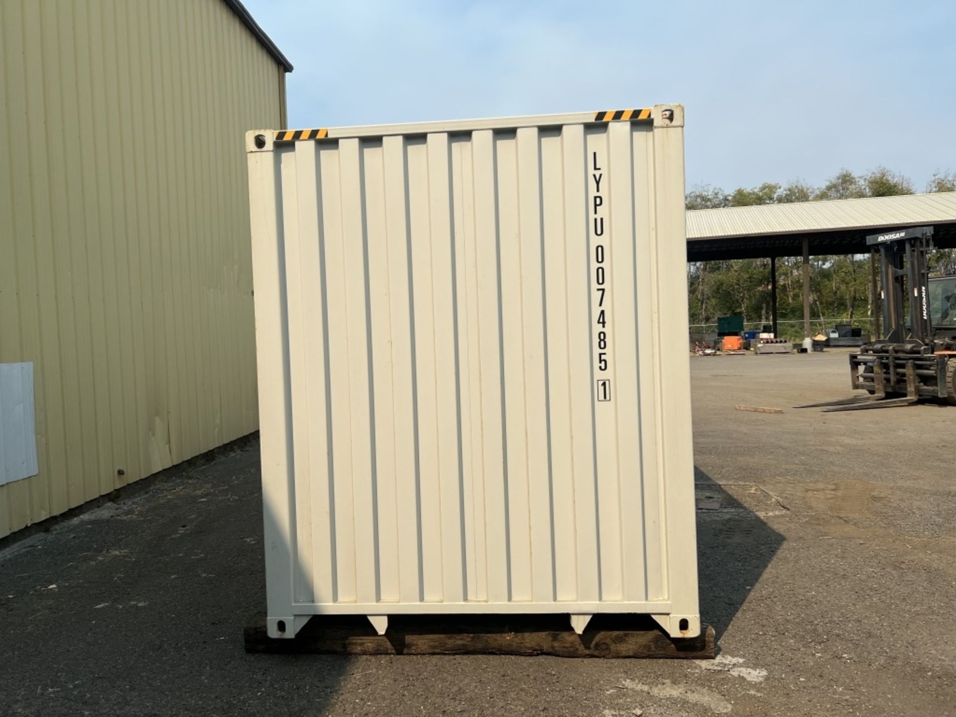 2022 40' High Cube Shipping Container - Image 5 of 10