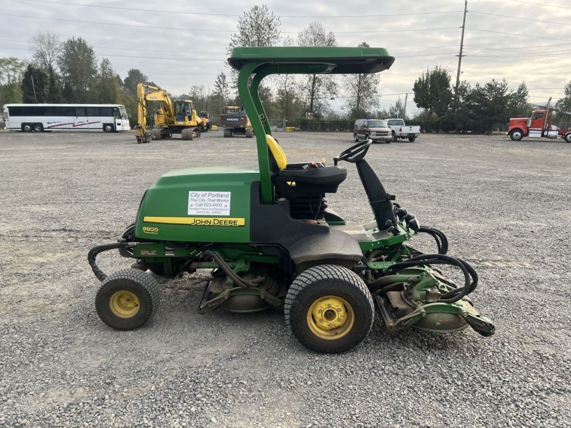 2012 John Deere 8800 TC Ride On Mower - Image 3 of 26