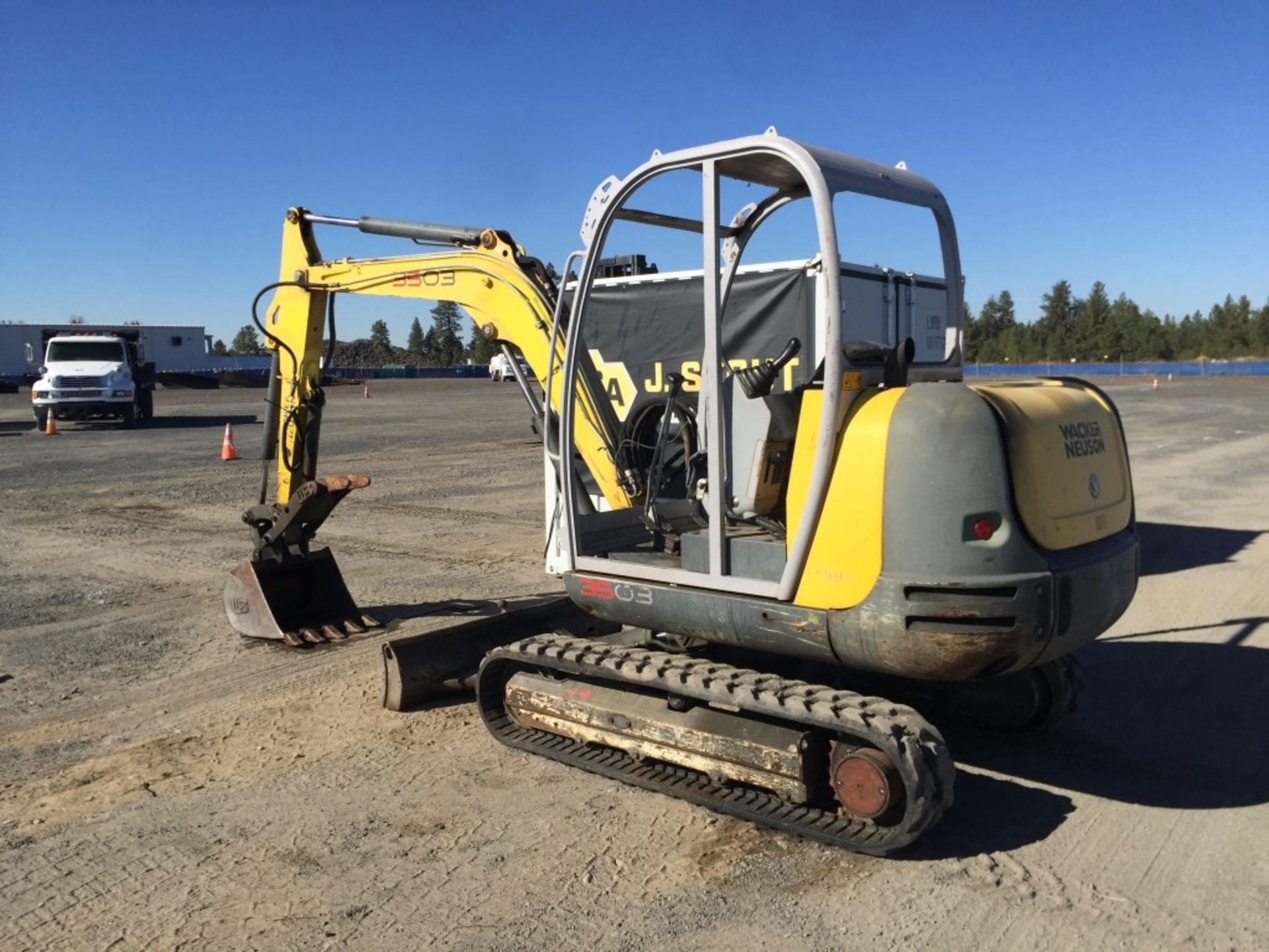 Wacker Neuson 3503 Mini Hydraulic Excavator - Image 3 of 37