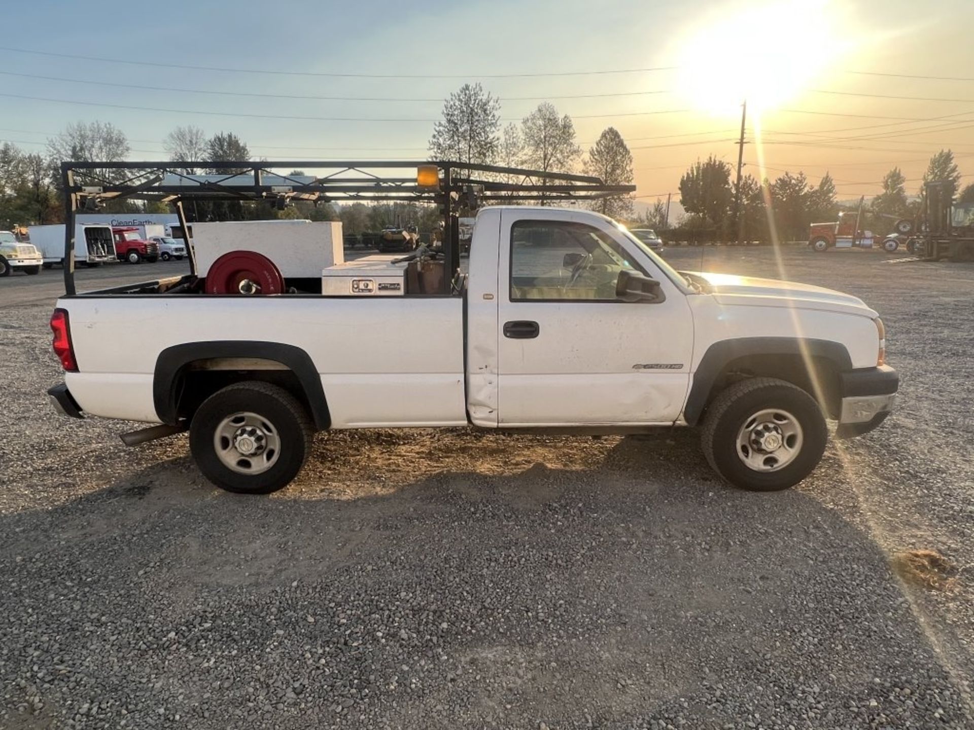 2005 Chevrolet Silverado 2500 HD Pickup - Image 3 of 25