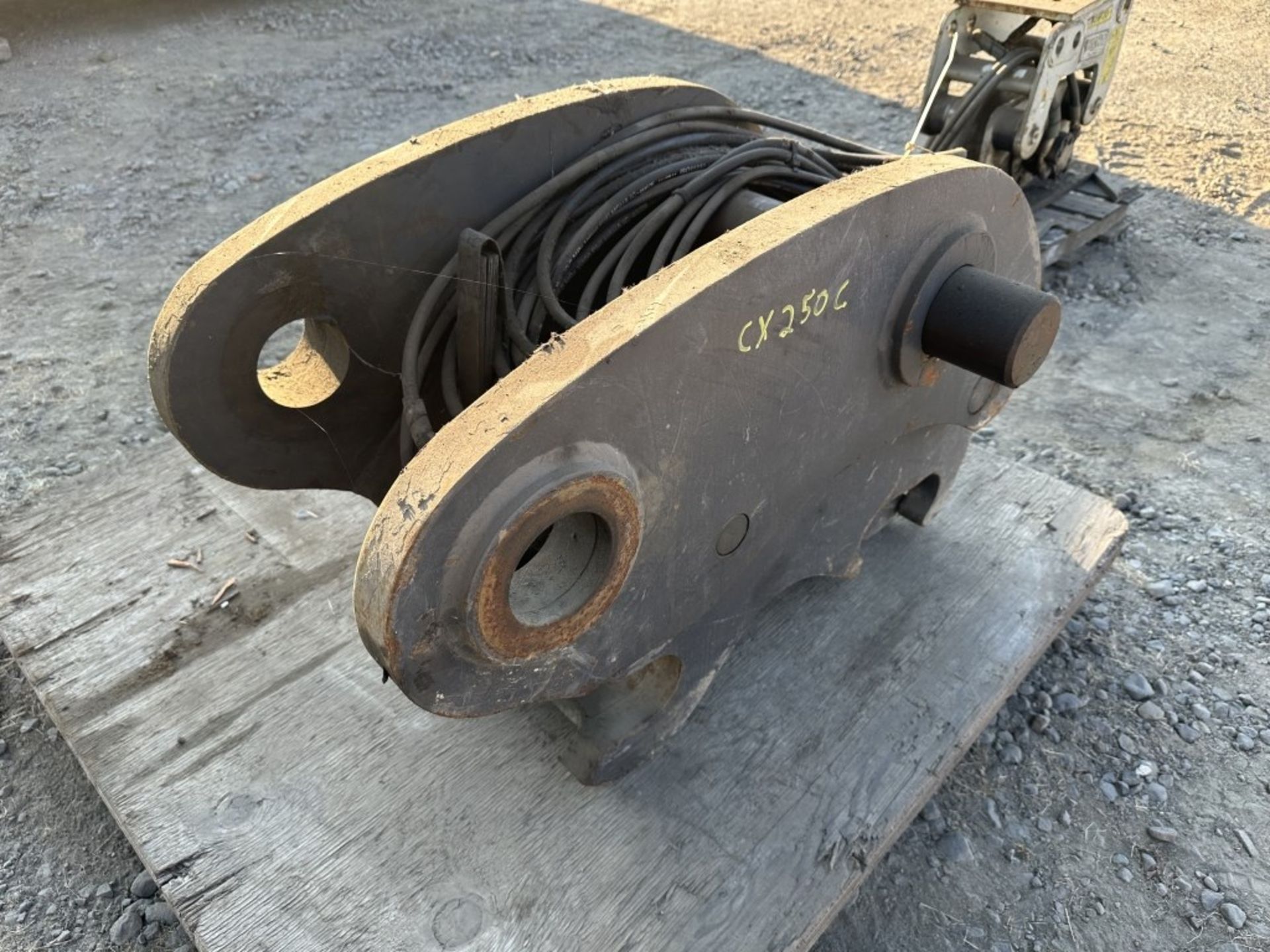 CNH Hydraulic Quick Coupler - Image 2 of 5