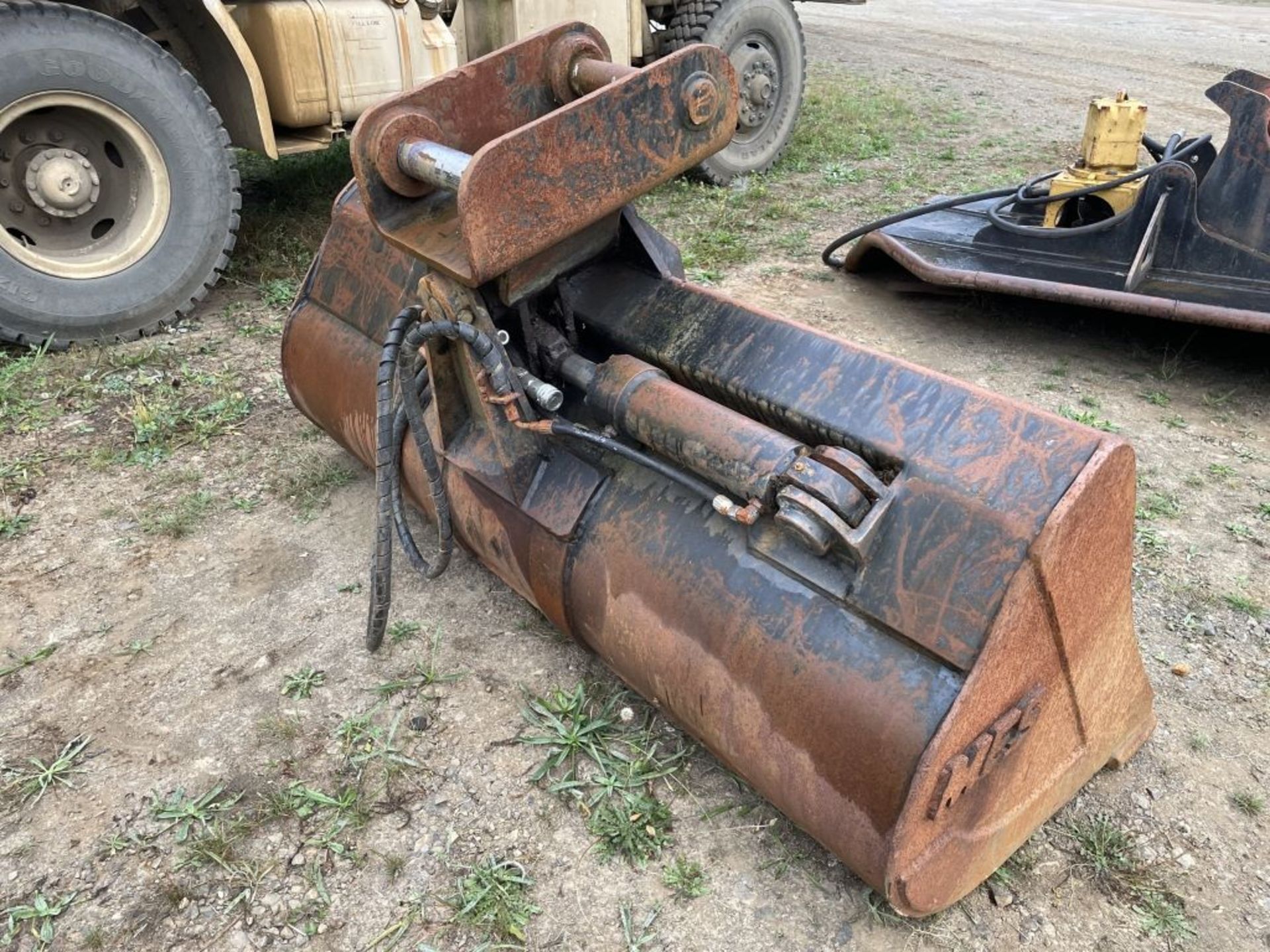 MES Articulating Muck Bucket - Image 3 of 4