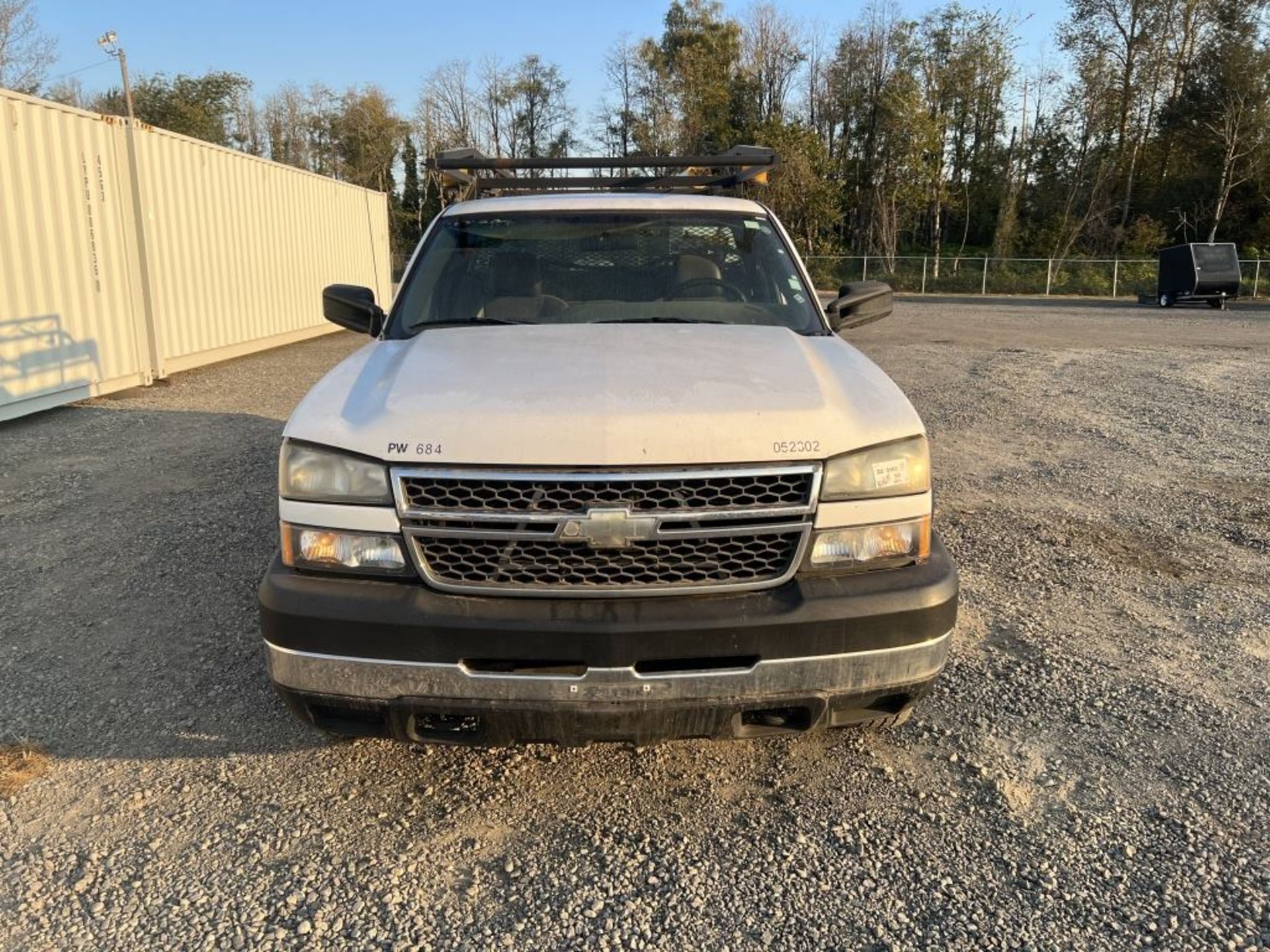 2005 Chevrolet Silverado 2500 HD Pickup - Image 8 of 25