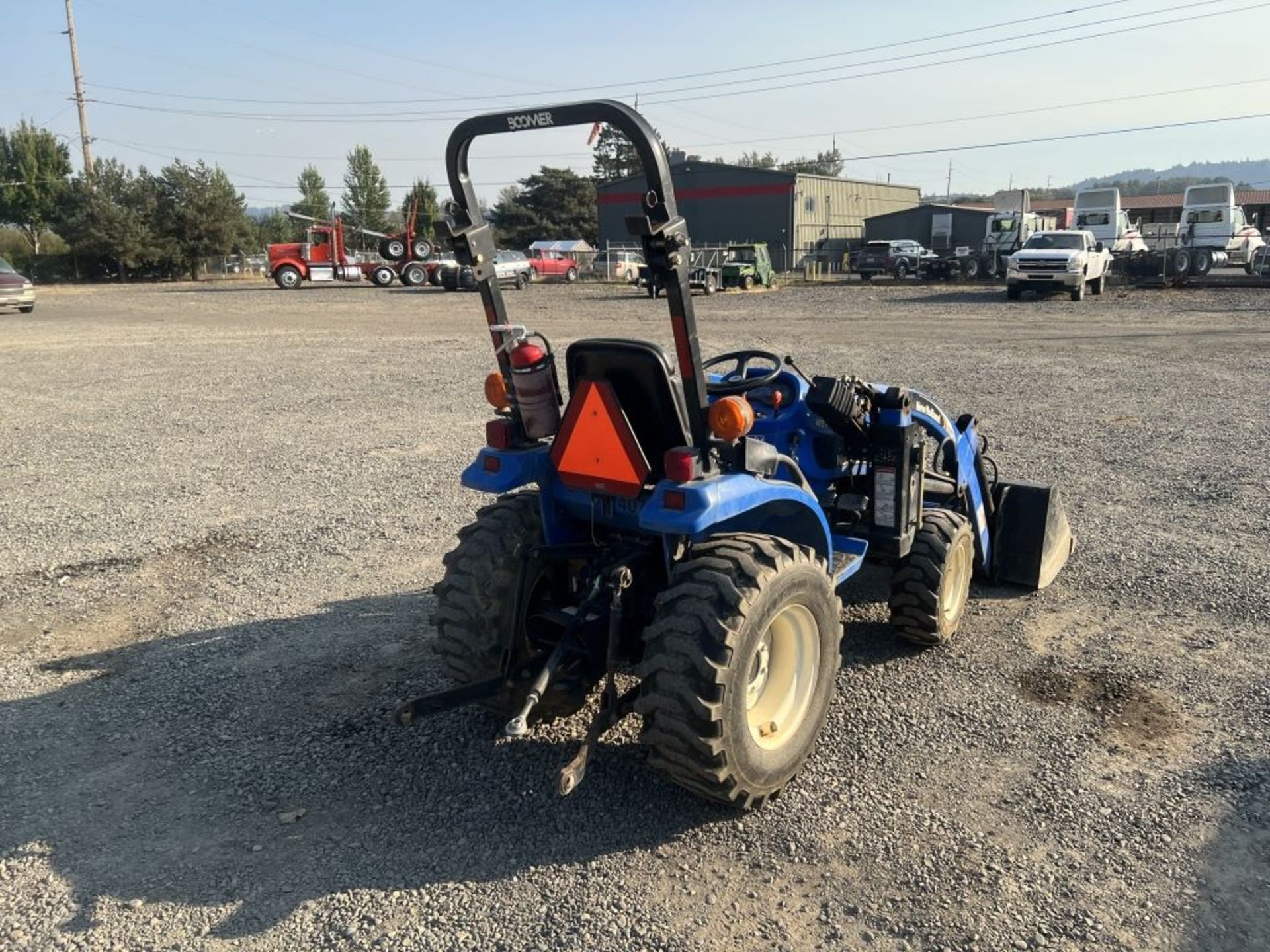 2008 New Holland TC26DA Utility Tractor - Image 4 of 26