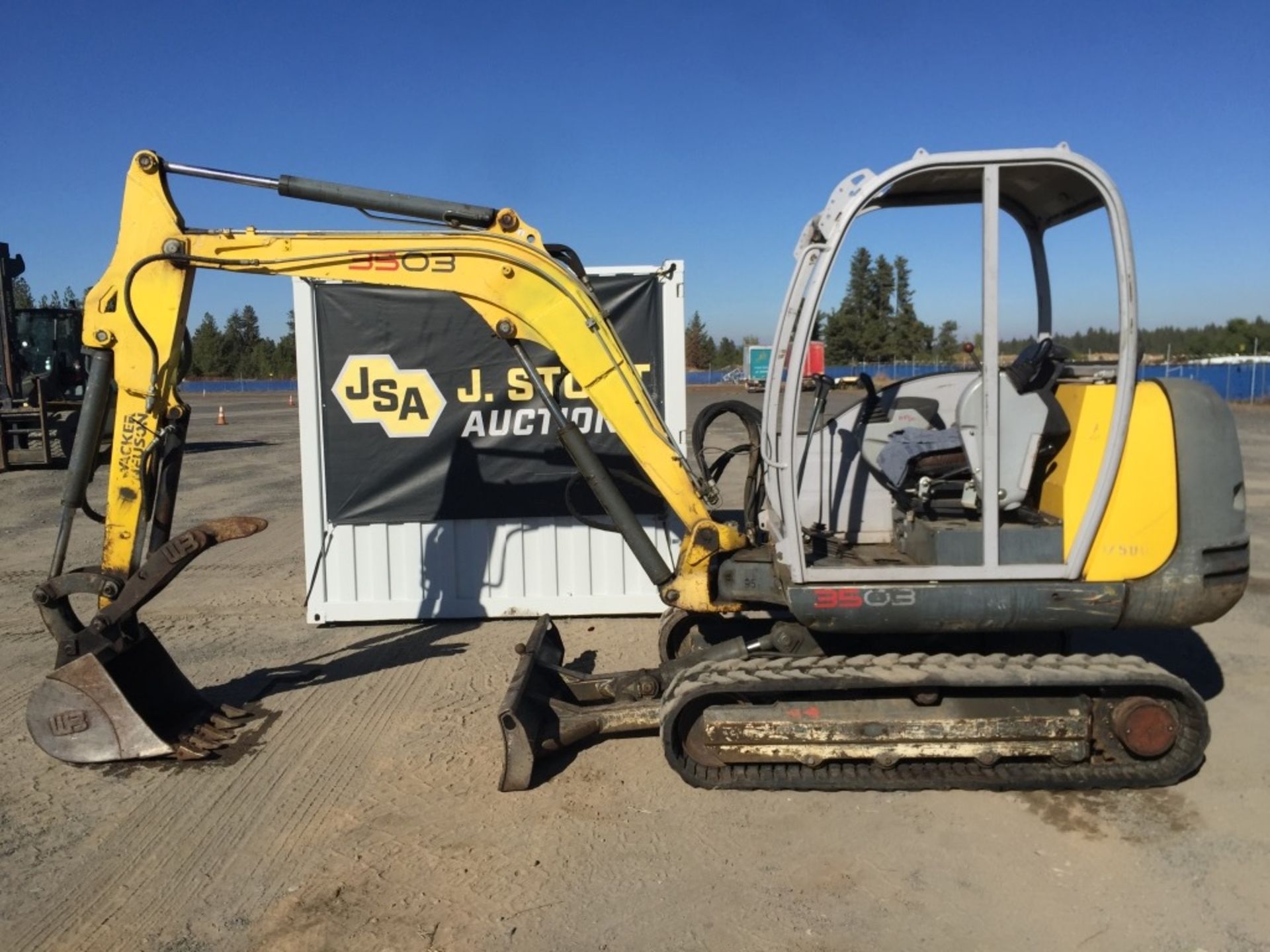 Wacker Neuson 3503 Mini Hydraulic Excavator - Image 2 of 37