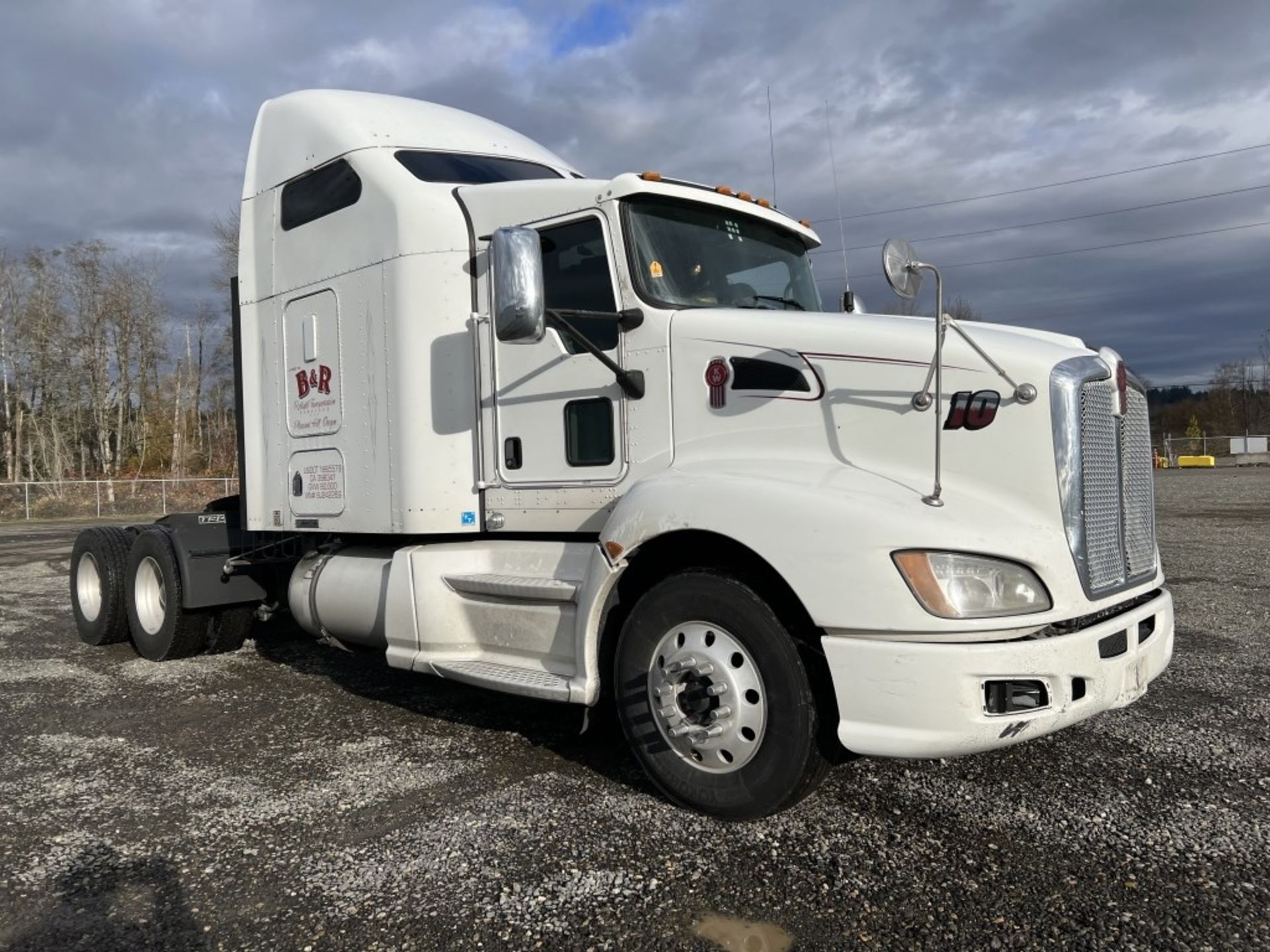 2009 Kenworth T600 T/A Sleeper Truck Tractor - Image 2 of 40