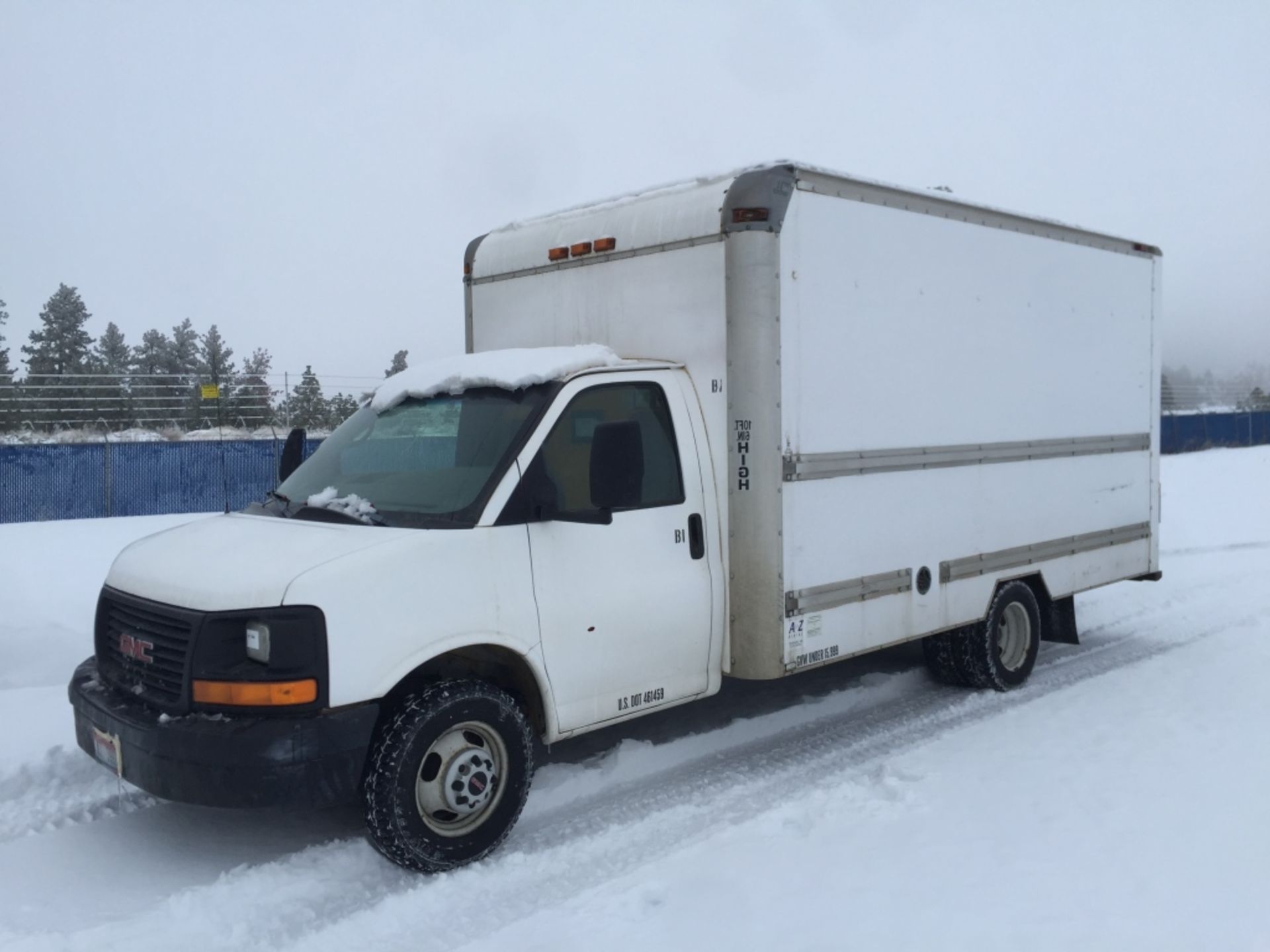 2004 GMC Savanna 3500 Box Truck