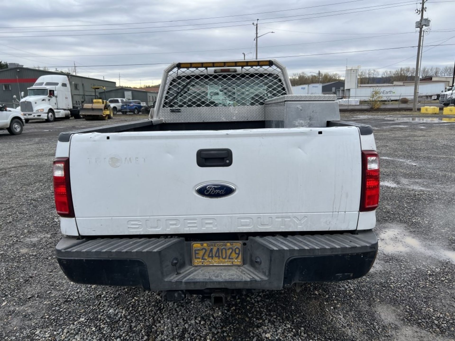 2009 Ford F250 XL SD Extra Cab Pickup - Image 5 of 33