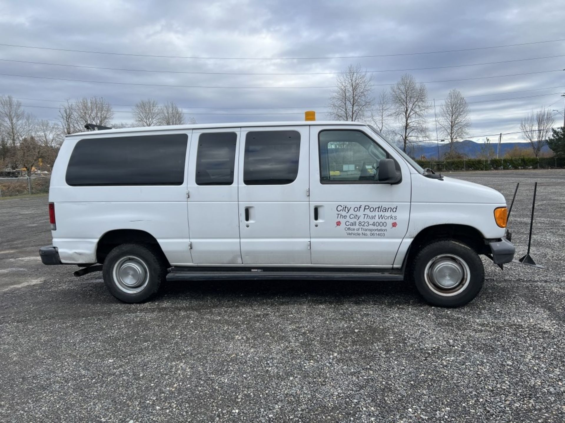 2006 Ford E350 XL SD Cargo Van - Image 3 of 35