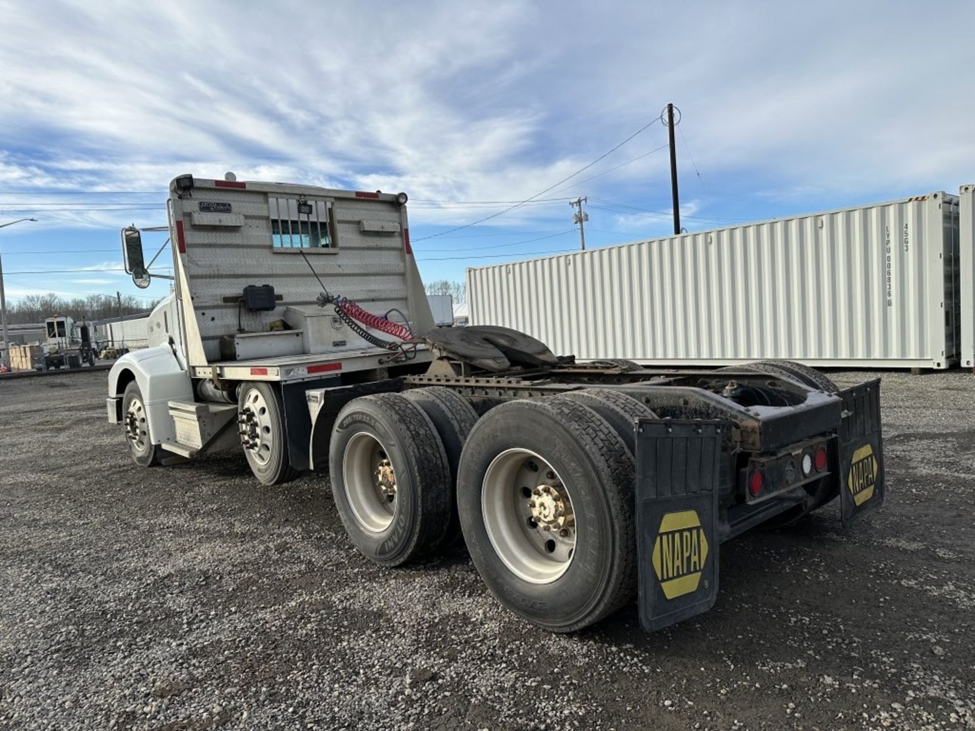 1997 Peterbilt 377 Tri-Axle Truck Tractor - Image 6 of 44