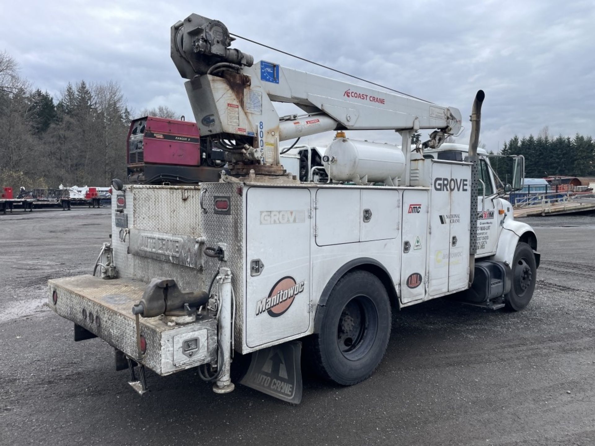 1998 International 4700 Service Truck - Image 5 of 58