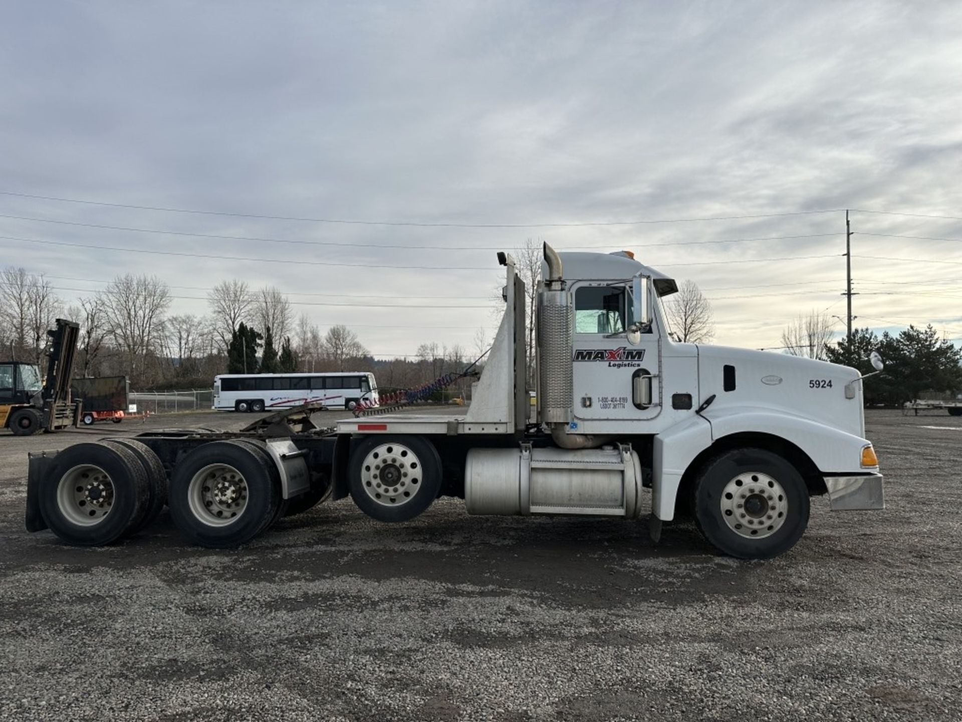 1997 Peterbilt 377 Tri-Axle Truck Tractor - Image 3 of 44