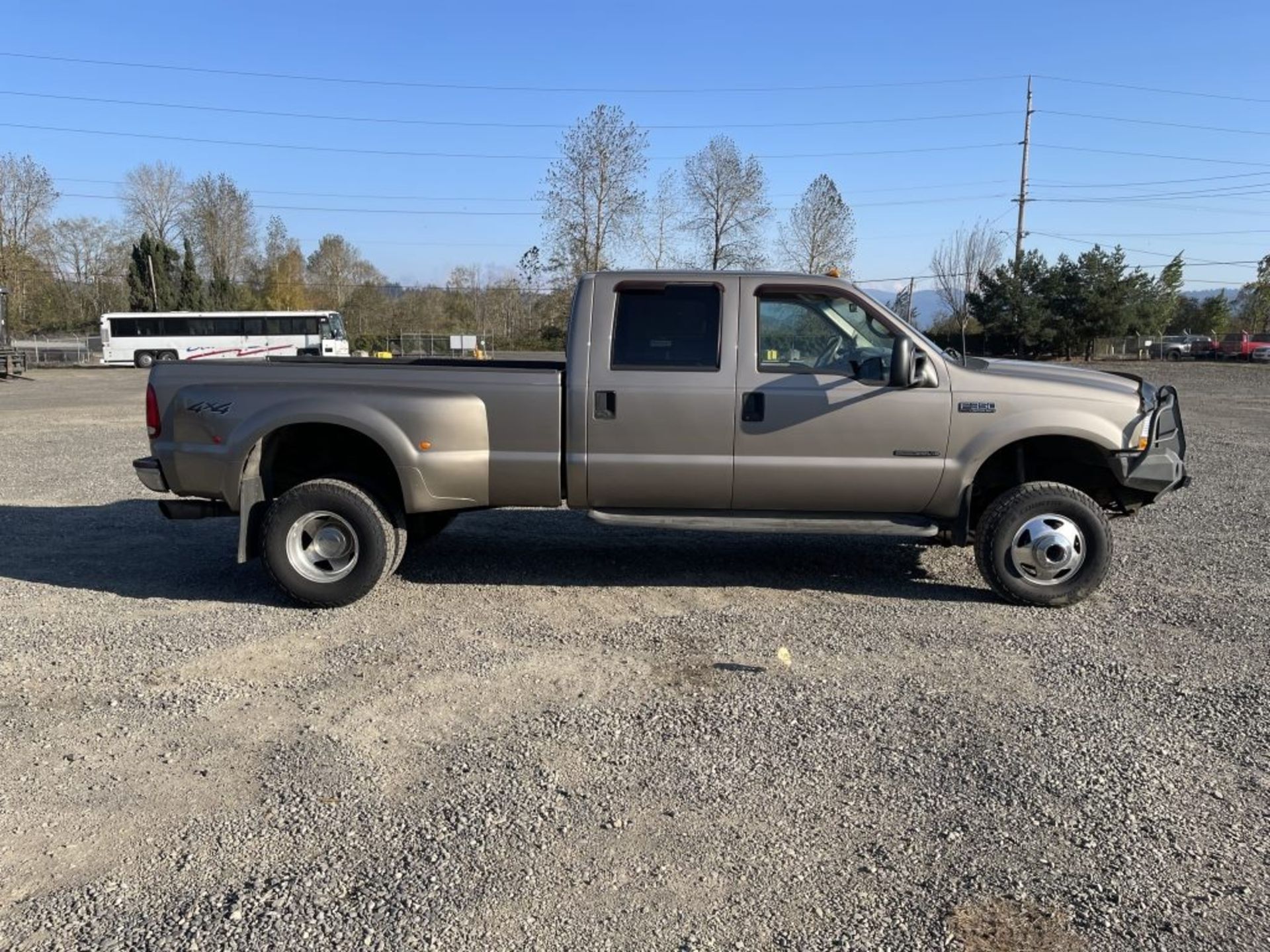 2002 Ford F350 SD 4x4 Crew Cab Pickup - Image 3 of 36