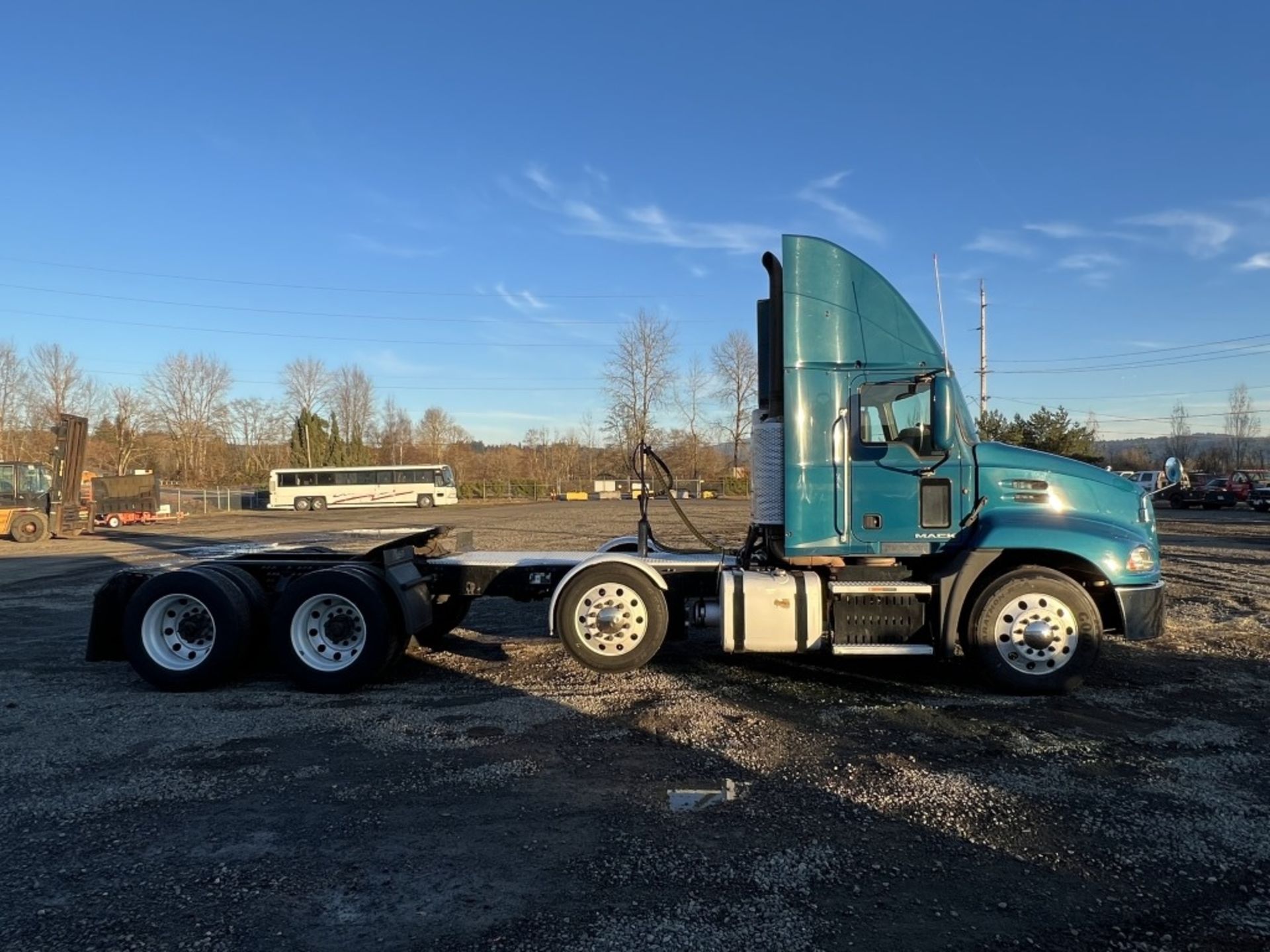 2013 Mack CXU613 Tri-Axle Truck Tractor - Image 3 of 28