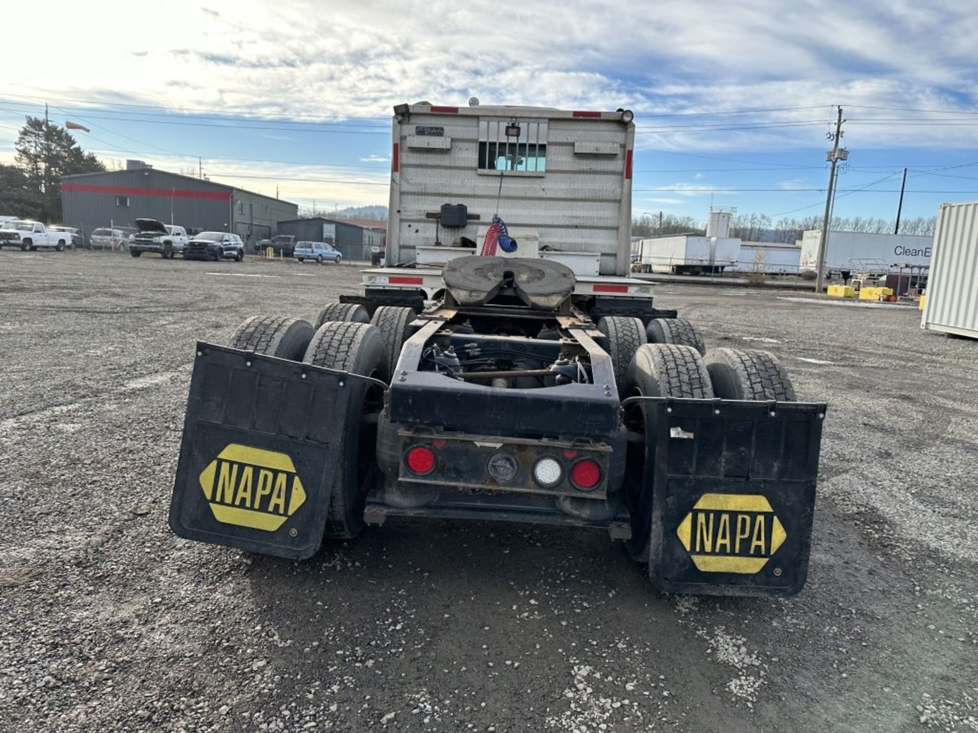 1997 Peterbilt 377 Tri-Axle Truck Tractor - Image 5 of 44