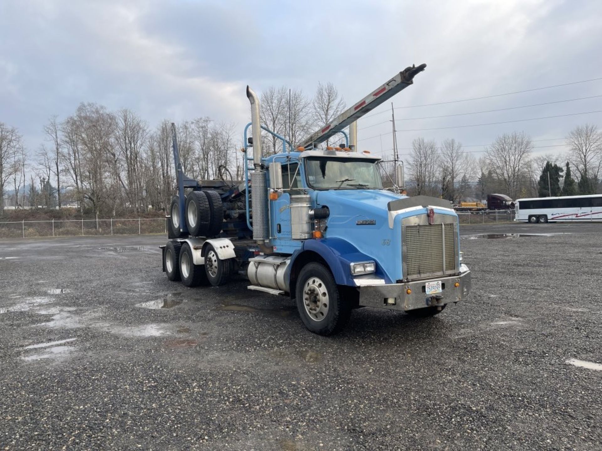 2004 Kenworth T800 Tri-Axle Log Truck - Image 2 of 40