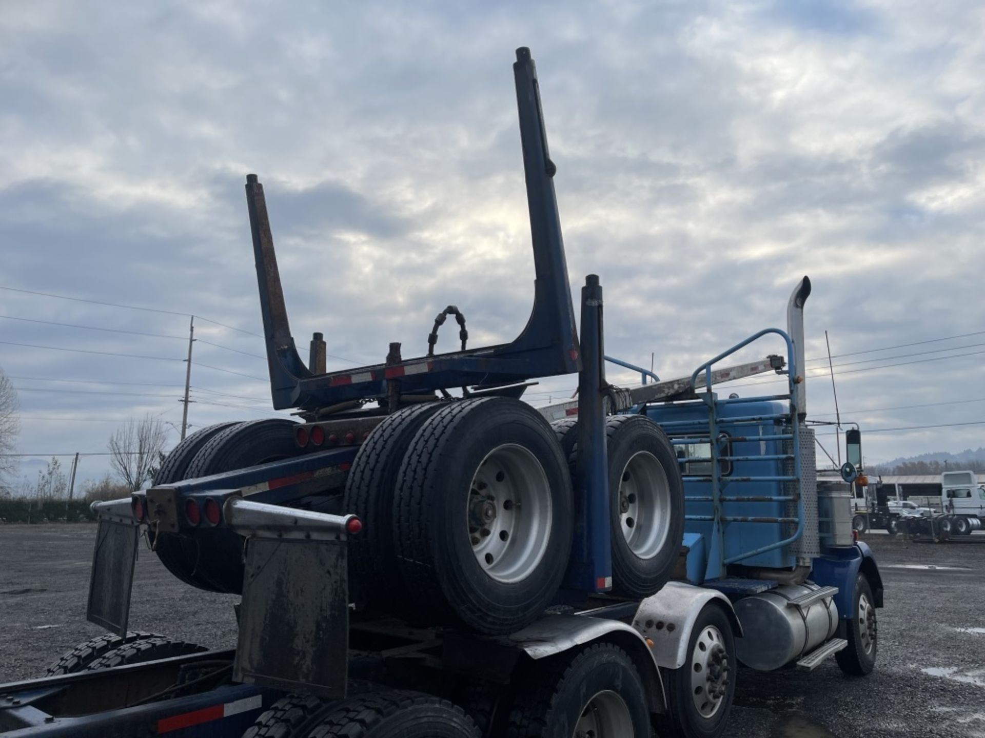 2004 Kenworth T800 Tri-Axle Log Truck - Image 36 of 40