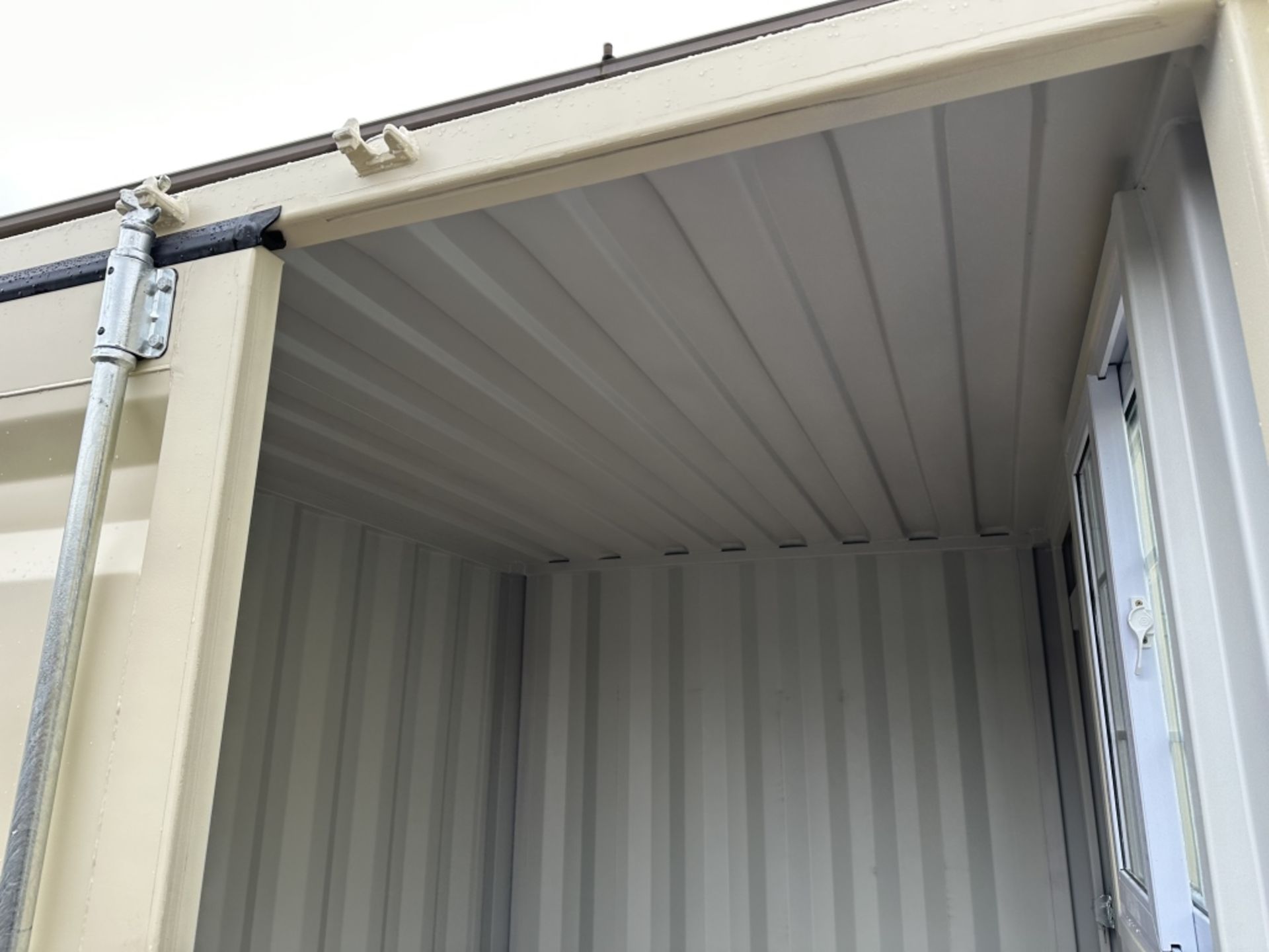 2022 8' Shipping Container - Image 6 of 8