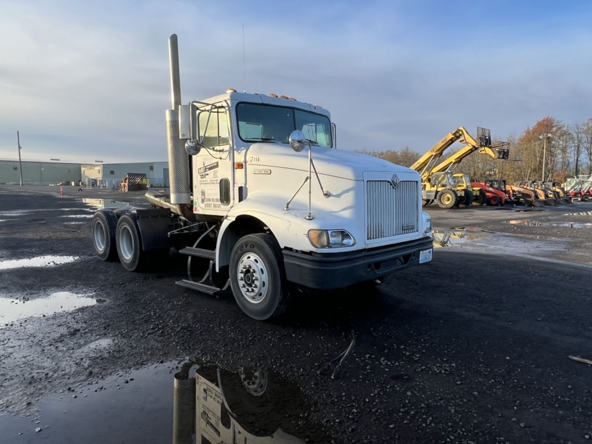 1999 International 9100 T/A Truck Tractor - Image 2 of 23