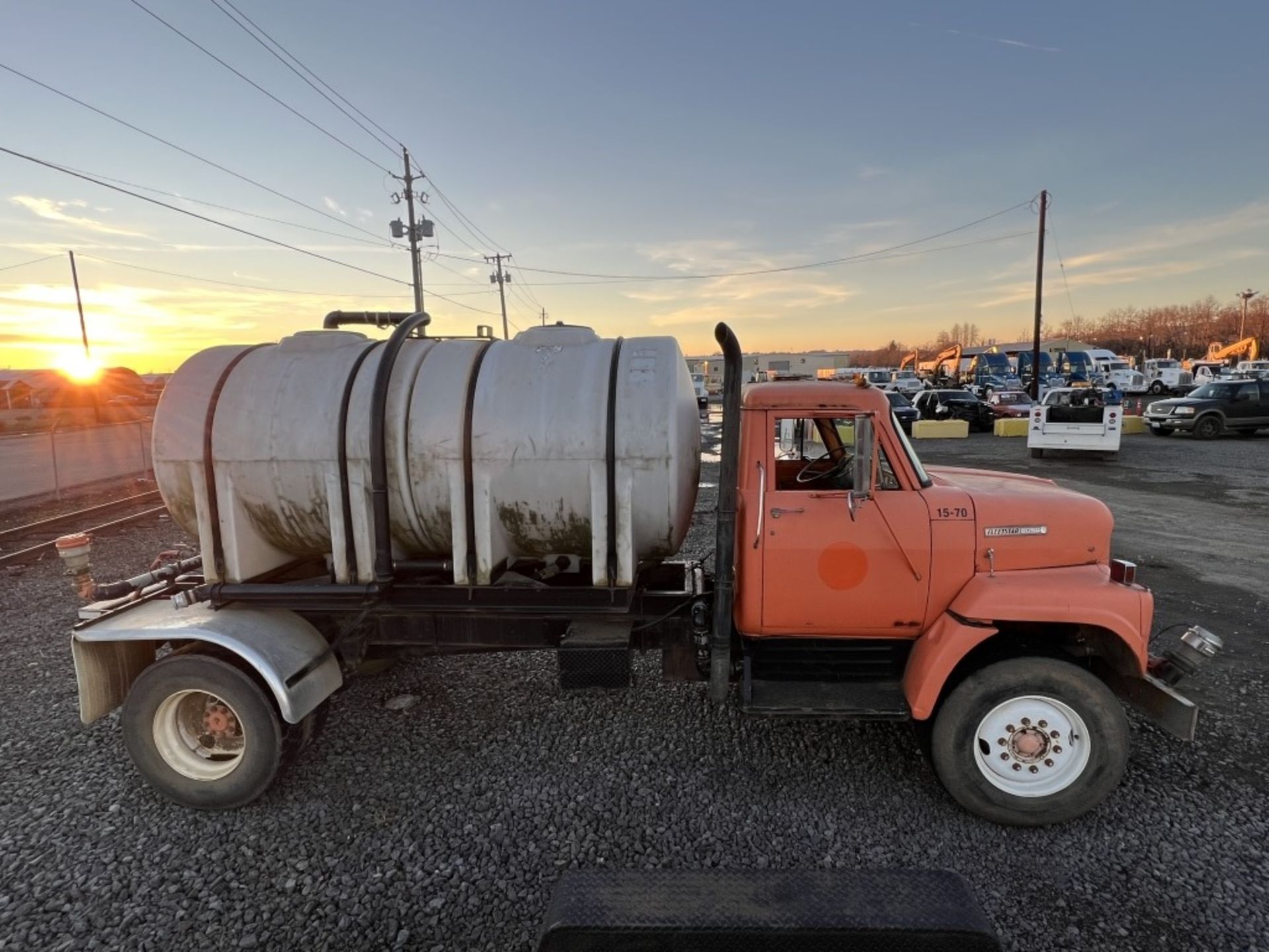 1970 International Fleetstar 2050A S/A Water Truck - Image 3 of 22