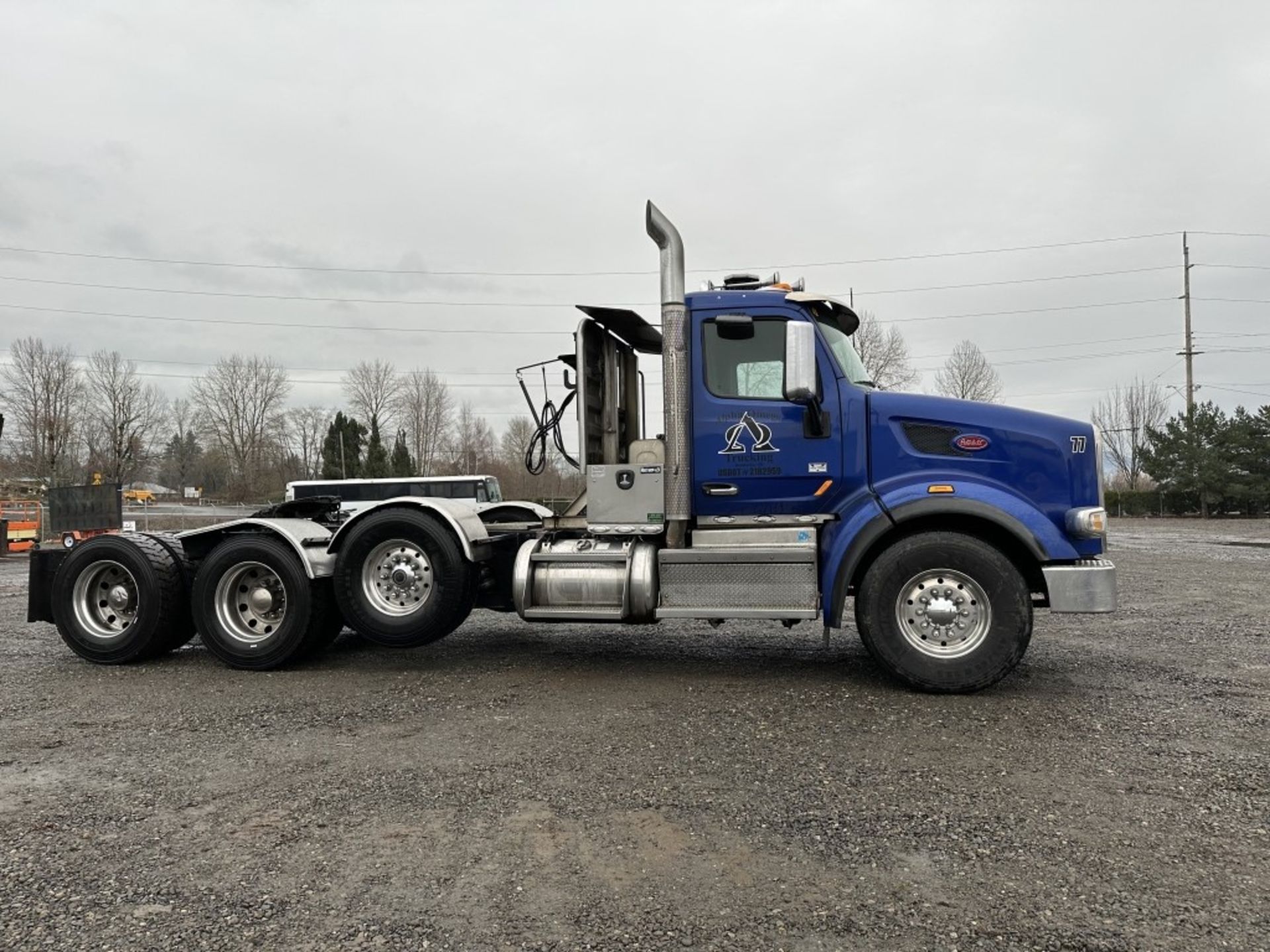 2019 Peterbilt 567 Tri-Axle Truck Tractor - Image 3 of 57