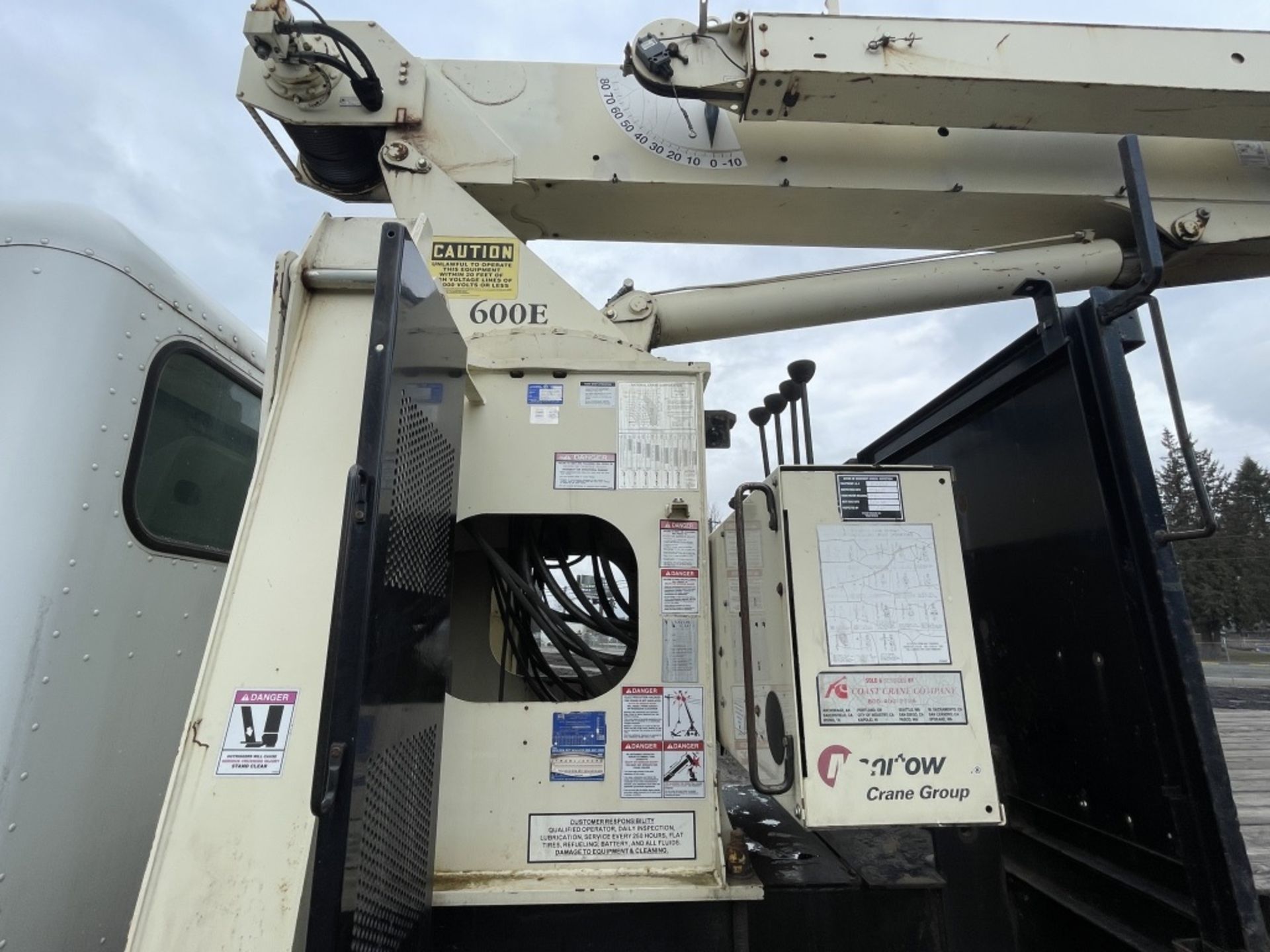 2006 National 600E Crane Truck - Image 17 of 60