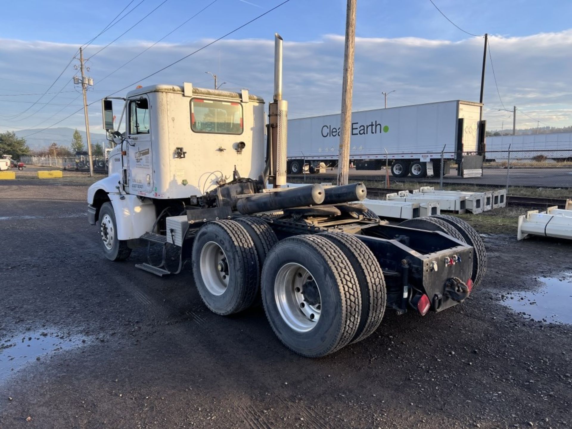 1999 International 9100 T/A Truck Tractor - Image 6 of 23