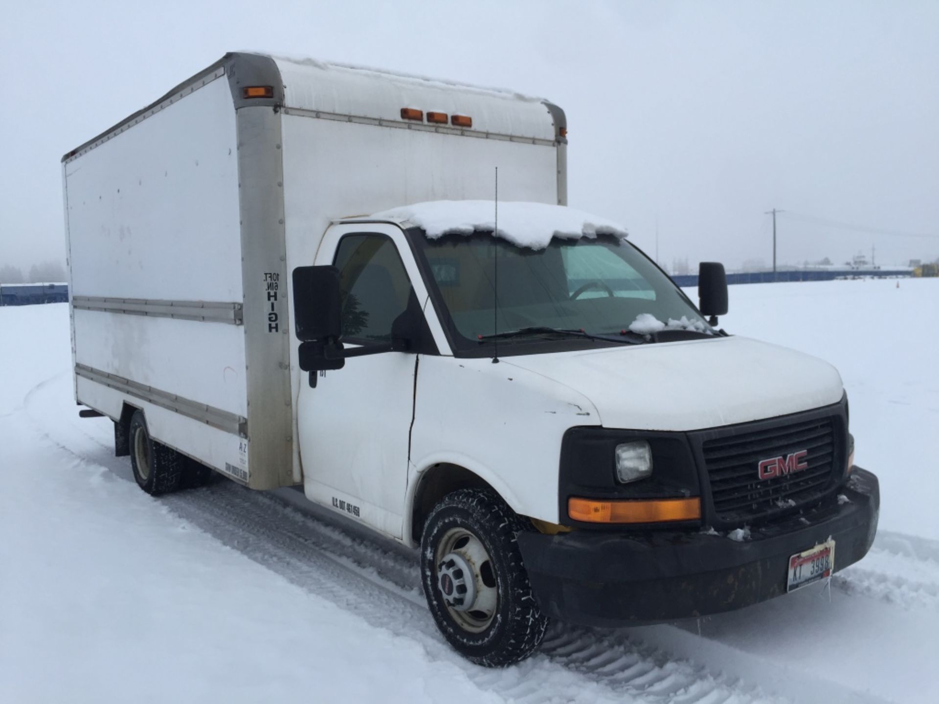 2004 GMC Savanna 3500 Box Truck - Image 7 of 39