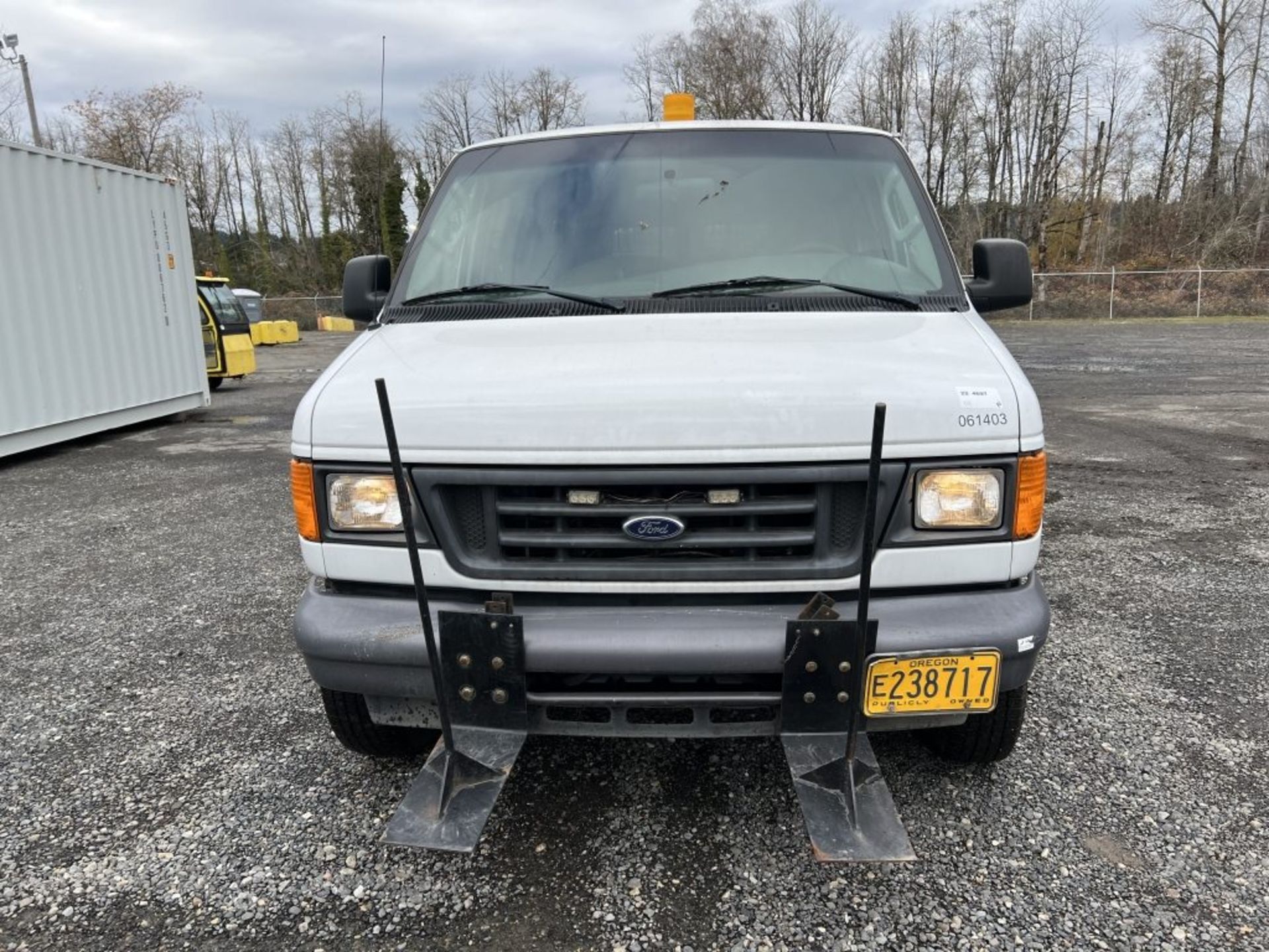 2006 Ford E350 XL SD Cargo Van - Image 8 of 35