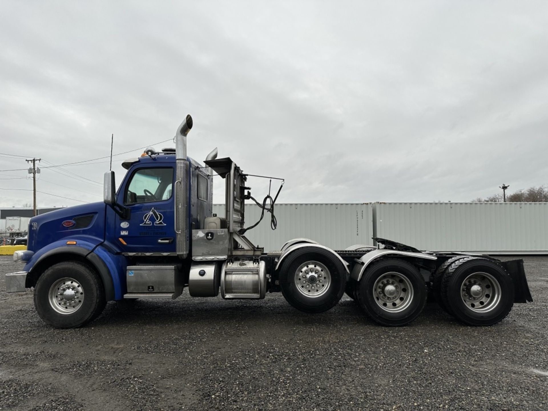 2019 Peterbilt 567 Tri-Axle Truck Tractor - Image 7 of 57