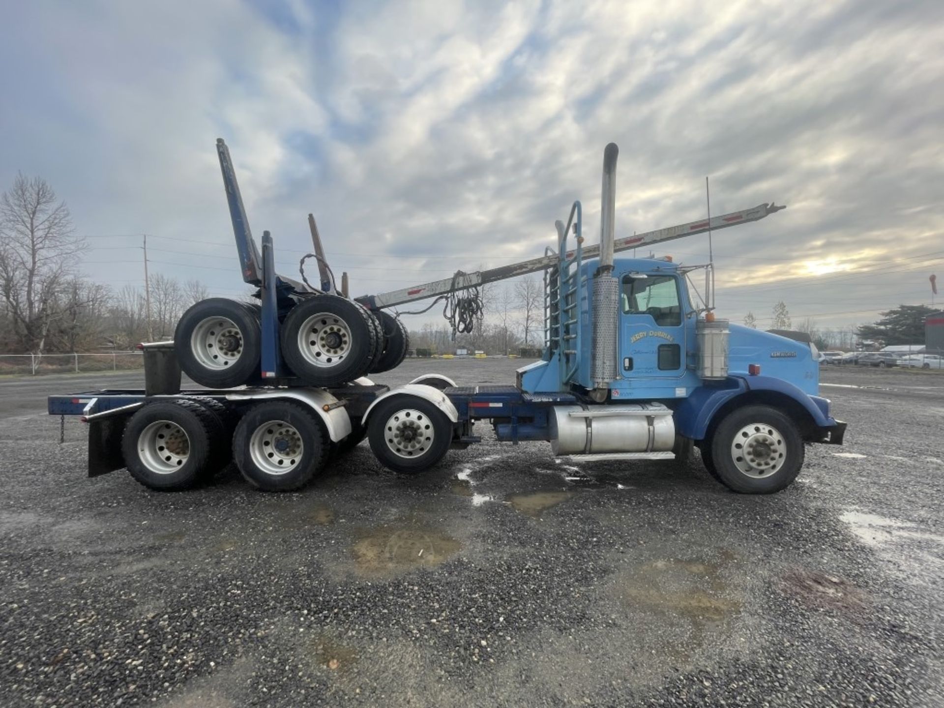 2004 Kenworth T800 Tri-Axle Log Truck - Image 3 of 40