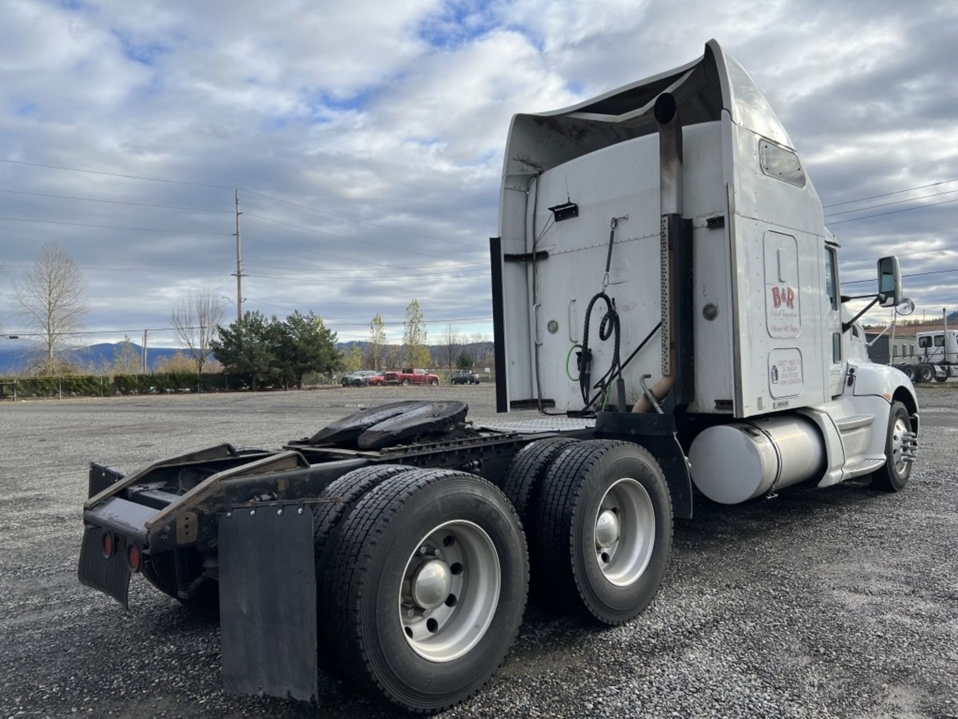 2009 Kenworth T600 T/A Sleeper Truck Tractor - Image 4 of 40