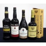 1 bt Tio Nico Cream Sherry NV 1 bt Pall-Mall Amontillado Medium Dry Sherry NV 1 bt Antonio