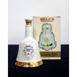 1 50-cl Bells Wade Decanter to Commemorate The Birth Of Prince William of Wales 21st June 1982 oc -