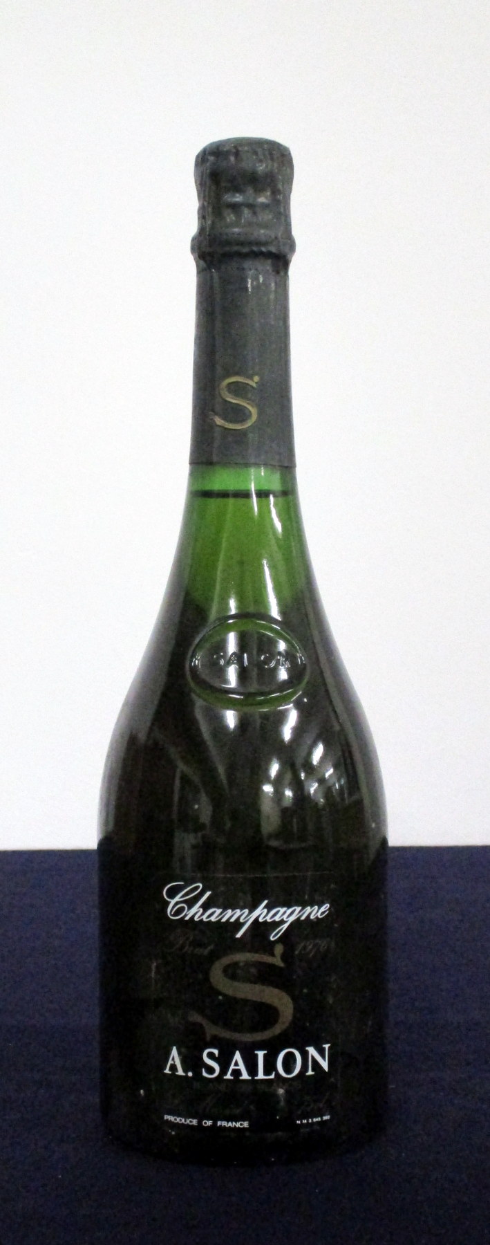 1 bt Salon Le Mesnil Blanc de Blancs 1976 8 mm below foil vsl bs