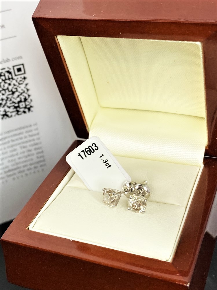 Pair of New 1.30 Carat Round Cut VS2/E Diamond Stud Earrings On 14K Hallmarked White Gold - Image 5 of 11