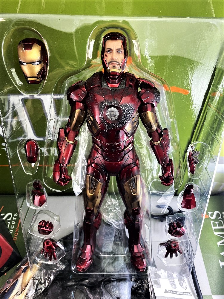 Hot Toys 12 Inch Iron Man Mark 7 Battle Version Ltd Edition - Image 5 of 10