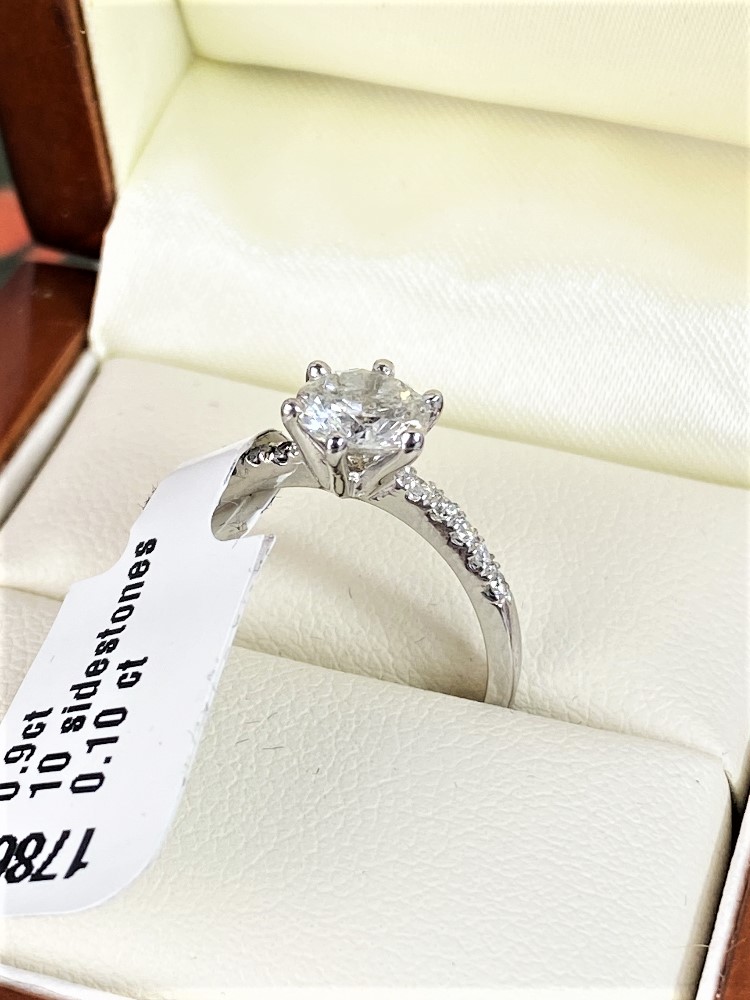 A New 1 Carat Round Cut VS2/D Solitaire Pave Diamond Ring 14K White Gold - Image 2 of 8