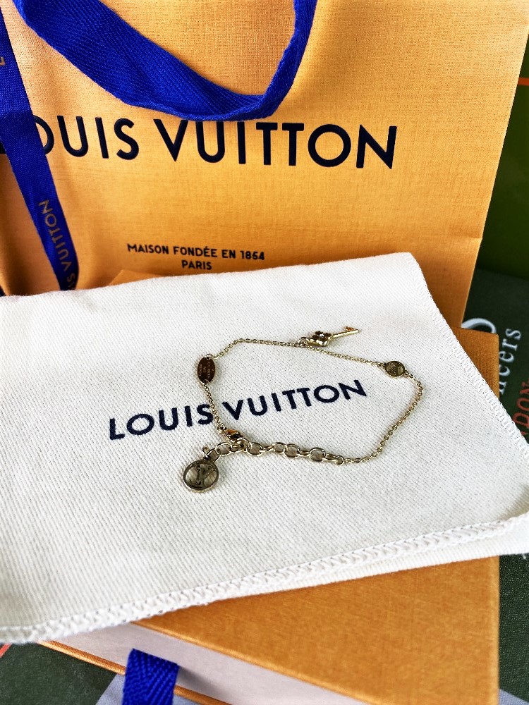 Louis Vuitton Paris Gold & Swarovski Crystal Lady Lucky Key Bracelet Gold RRP £320