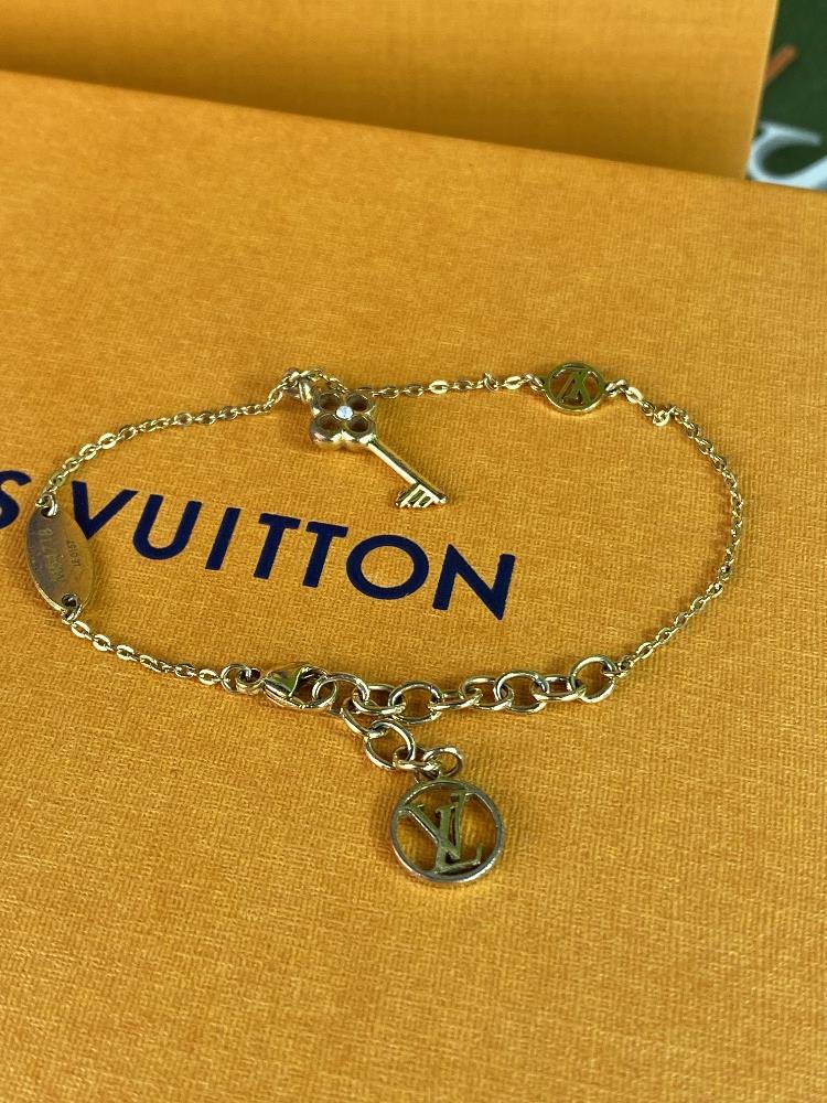 Louis Vuitton Paris Gold & Swarovski Crystal Lady Lucky Key Bracelet Gold RRP £320 - Image 2 of 11