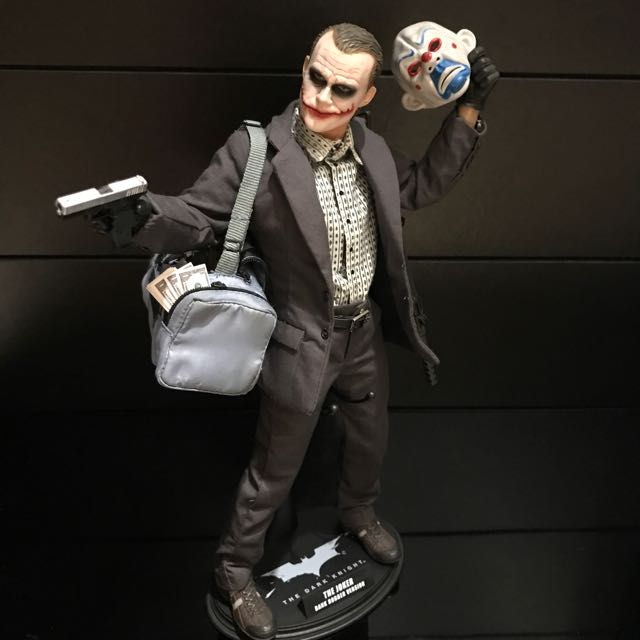 Hot Toys "The Joker" Bank Robber Edition 1/6 Scale Figure - Image 7 of 10