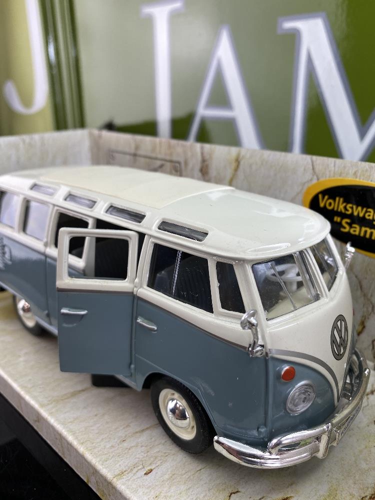 Maisto Special Edition 1:25 Volkswagen Samba Kombi Van - Image 6 of 6