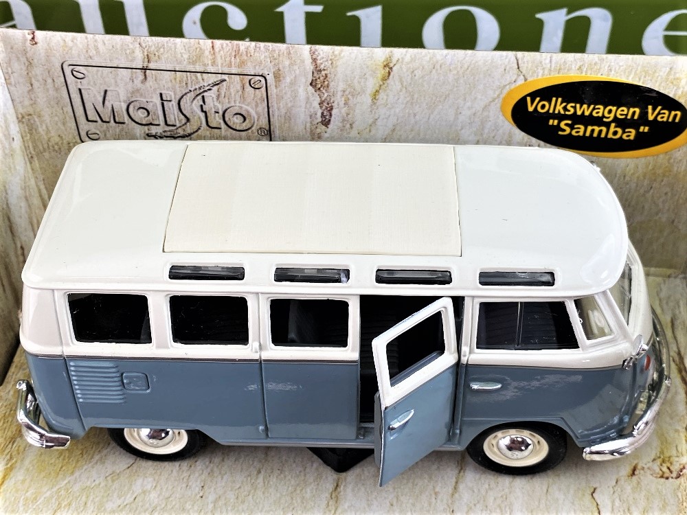 Maisto Special Edition 1:25 Volkswagen Samba Kombi Van - Image 4 of 6