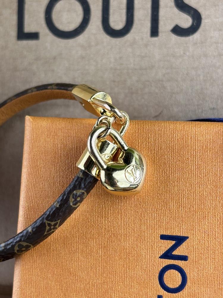 Louis Vuitton Crazy In Lock Bracelet - Size 19 - Image 6 of 7