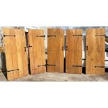 Good quality Cotswold oak ledged door with iron strapwork and fittings, 194.5 x 77 cm