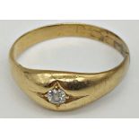 18ct gold gypsy ring set with a single .10ct diamond, size Q, 3.9 g approx.