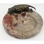 Large art deco red onyx ash or pen tray, mounted by a bronze tiger, 26cm long
